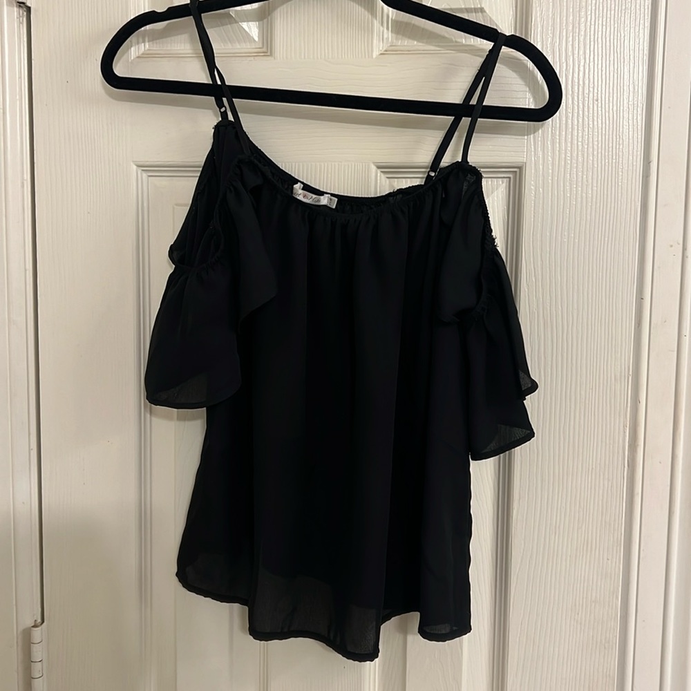 Black Cold Shoulder Crop Tank